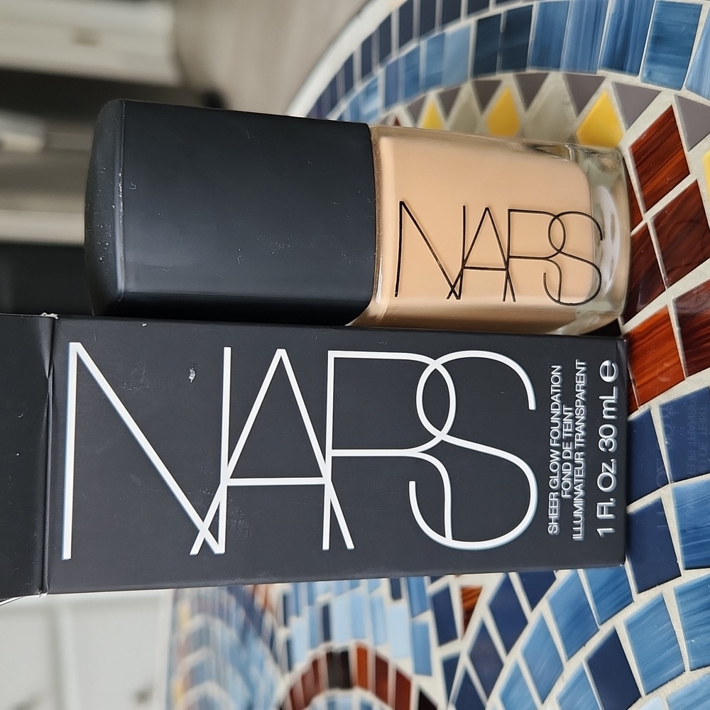 NIB Nars Sheer Glow